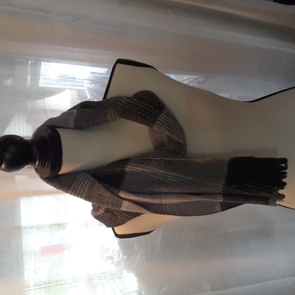 Accessories - Grey Plaid neck scarf